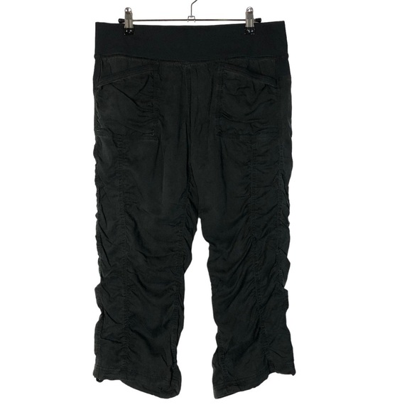 Lululemon Black Ruched Leg Crop Hiking Athletic Pants 8 - Picture 1 of 4